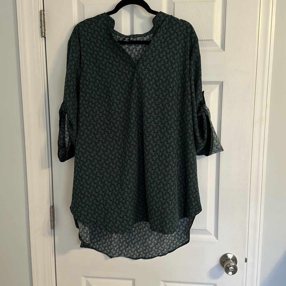 High/low quarter length sleeve Blouse